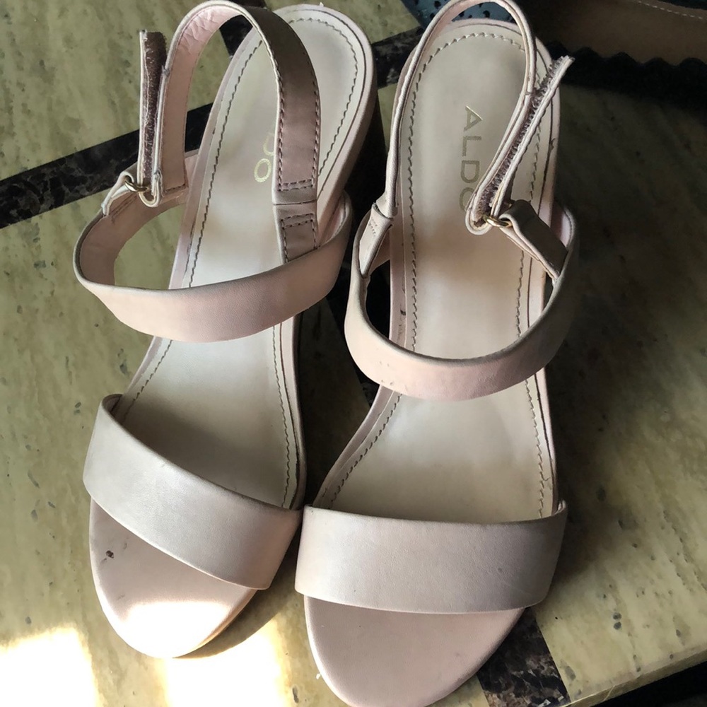 Shoe